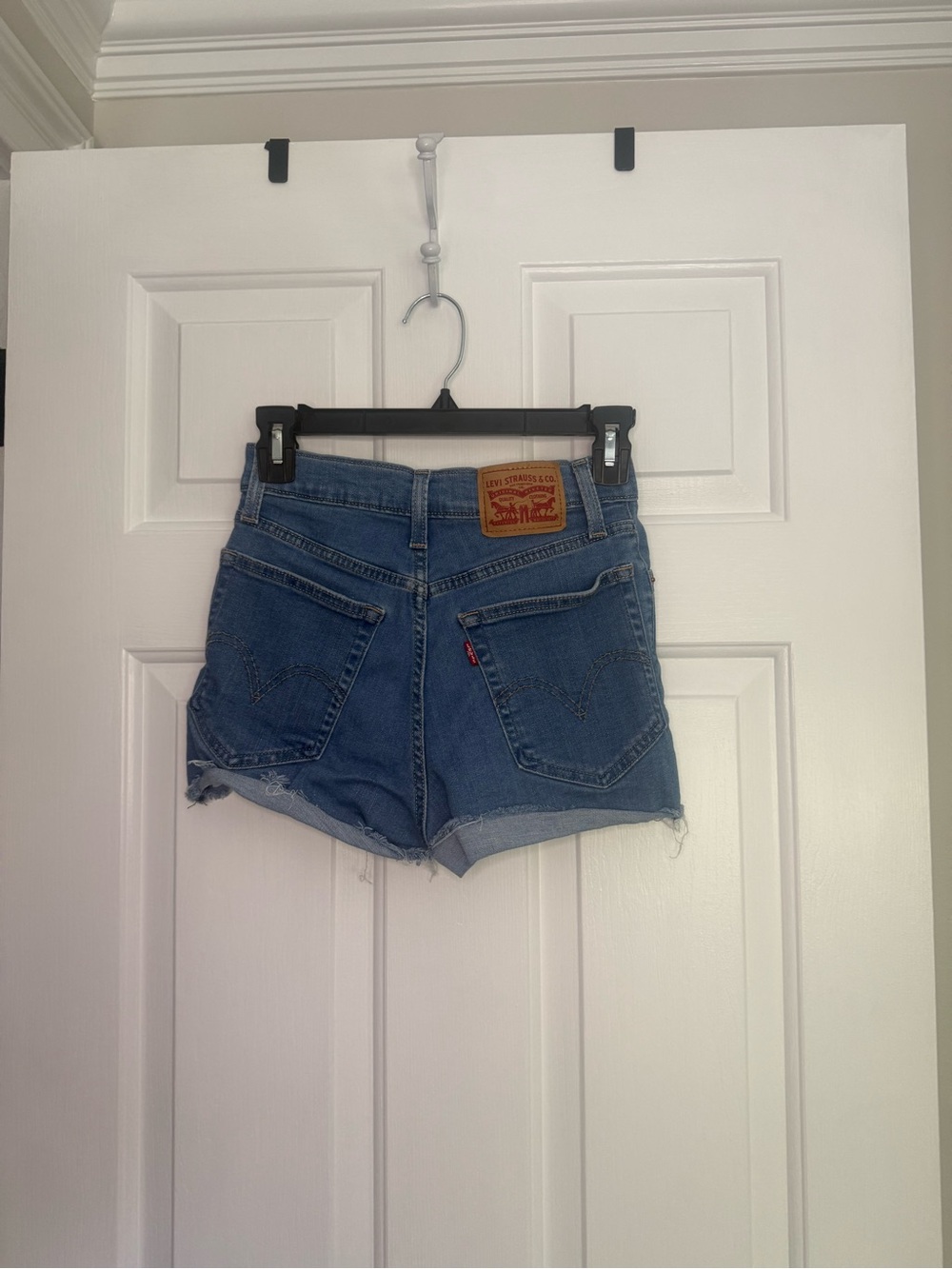 Levi's High Rise Short - Picture 2 of 3
